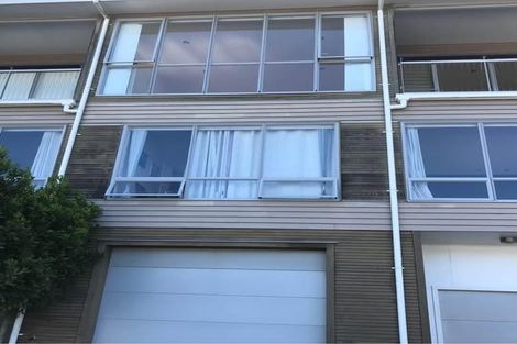 Photo of property in 56 Tiketike Way, Brooklyn, Wellington, 6021