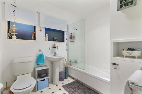 Photo of property in 52c Langstone Street, Welcome Bay, Tauranga, 3112