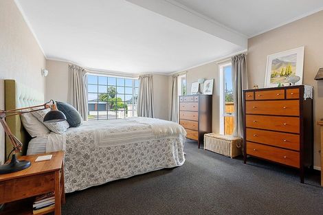 Photo of property in 35 Heta Road, Highlands Park, New Plymouth, 4312