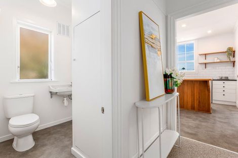 Photo of property in 379 Adelaide Road, Newtown, Wellington, 6021