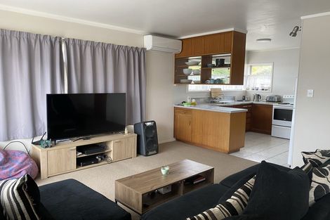 Photo of property in 1/114 Te Atatu Road, Te Atatu South, Auckland, 0610