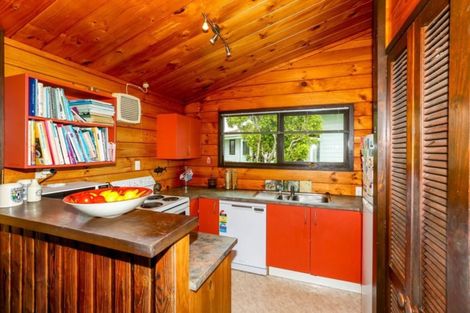 Photo of property in 18 Saint Ives Grove, Whalers Gate, New Plymouth, 4310