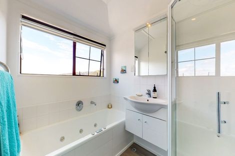 Photo of property in 25 Satara Crescent, Khandallah, Wellington, 6035