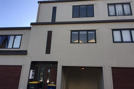 Photo of property in Lynn Park Terrace, 7/12 Ambrico Place, New Lynn, Auckland, 0600