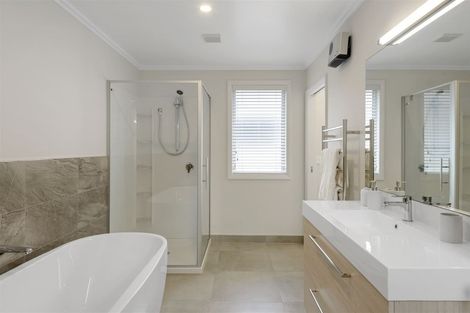 Photo of property in 19 Holmes Hanover Lane, Halswell, Christchurch, 8025