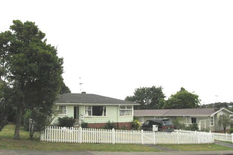 Photo of property in 12 Aplin Place, Birkdale, Auckland, 0626