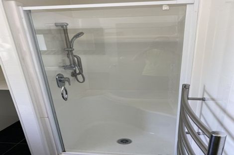 Photo of property in 24 Spencer Road, Pinehill, Auckland, 0632