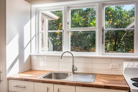 Photo of property in 9a Kerr Street, Devonport, Auckland, 0624