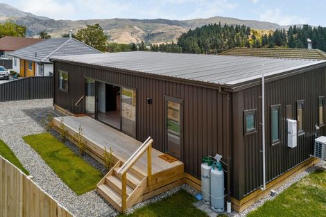 Photo of property in 142 Waenga Drive, Cromwell, 9310