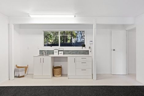 Photo of property in 1/107 Konini Road, Titirangi, Auckland, 0604