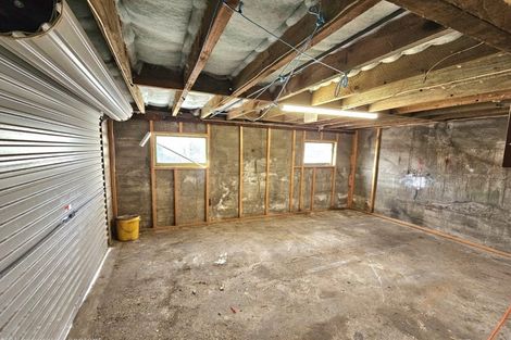 Photo of property in 10 Paritutu Road, Spotswood, New Plymouth, 4310