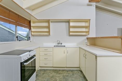 Photo of property in 1/1a Radiata Lane, Chatswood, Auckland, 0626