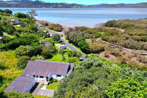 Photo of property in 33 Clendon Esplanade, Rawene, Kaikohe, 0473