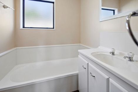 Photo of property in 32b Ranginui Road, Welcome Bay, Tauranga, 3112