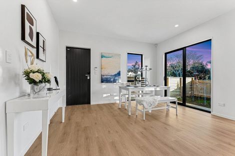 Photo of property in 3a Raupapa Street, Northcote, Auckland, 0627