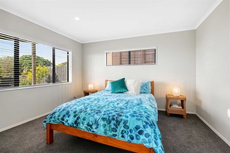 Photo of property in 108 Vipond Road, Stanmore Bay, Whangaparaoa, 0932