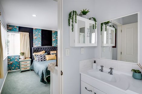 Photo of property in 525a Main North Road, Bay View, Napier, 4104