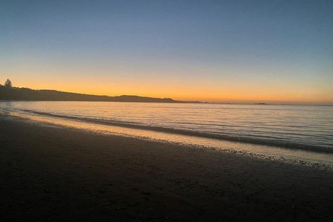 Photo of property in 354 The Esplanade, Island Bay, Wellington, 6023