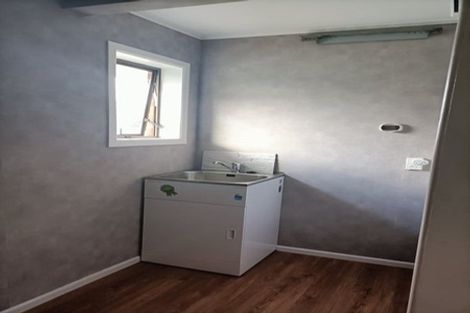 Photo of property in 5 Sutton Crescent, Papatoetoe, Auckland, 2025