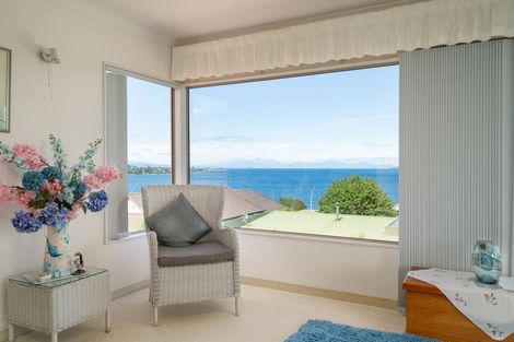 Photo of property in 166 Lake Terrace, Hilltop, Taupo, 3330