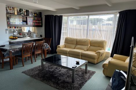 Photo of property in 34 Duchess Place, Maupuia, Wellington, 6022