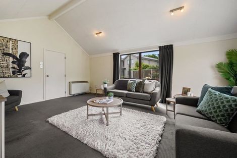 Photo of property in 2/7a Medbury Terrace, Fendalton, Christchurch, 8041