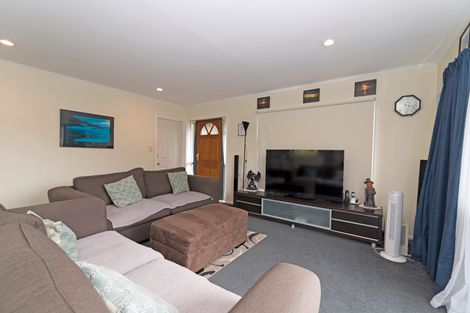 Photo of property in 27 Milan Drive, Glen Eden, Auckland, 0602