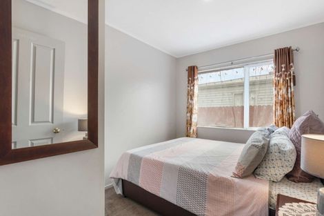 Photo of property in 98a Manuroa Road, Takanini, 2112