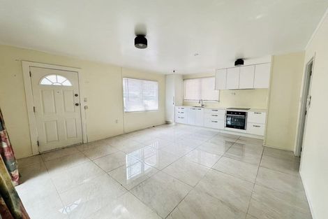 Photo of property in 2/137 Mokoia Road, Birkenhead, Auckland, 0626