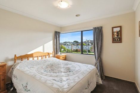 Photo of property in 1 Quadrant Heights, Paraparaumu, 5032