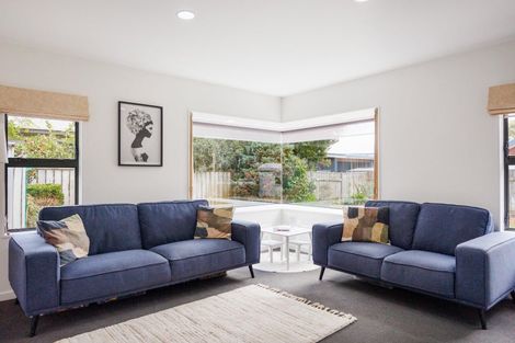 Photo of property in 127 Summerhill Drive, Fitzherbert, Palmerston North, 4410