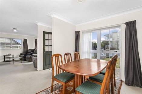 Photo of property in 2/10 Grande Vue Road, Hillpark, Auckland, 2102