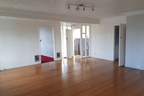 Photo of property in 11 Preston Avenue, Henderson, Auckland, 0610