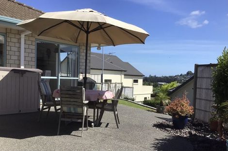 Photo of property in 16 Brodie Place, Bethlehem, Tauranga, 3110
