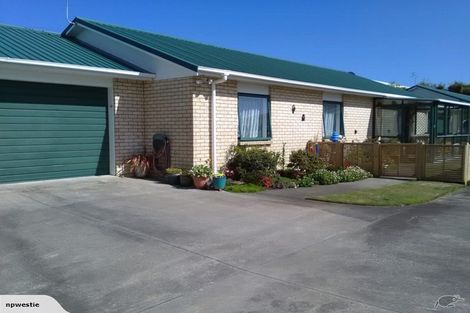 Photo of property in 3a Simons Street, Moturoa, New Plymouth, 4310