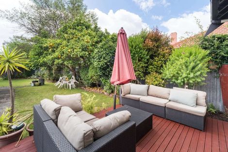 Photo of property in 61 Victoria Avenue, Palmerston North, 4410