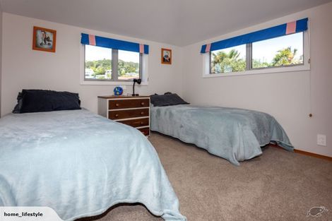 Photo of property in 115 Oratia Place, Onemana, Whangamata, 3691