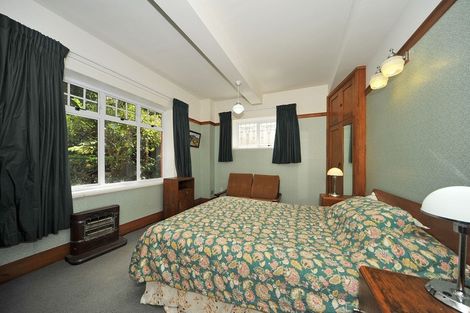 Photo of property in Chevening Flats, 90 Salamanca Road, Kelburn, Wellington, 6012