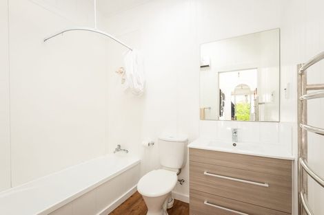 Photo of property in 17 Oxley Avenue, St Albans, Christchurch, 8014