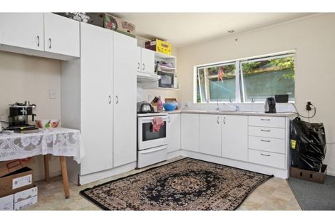 Photo of property in 104a Collingwood Road, Waiuku, 2123