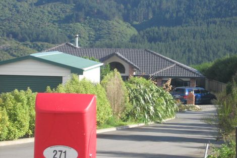 Photo of property in 271 Maungaraki Road, Maungaraki, Lower Hutt, 5010