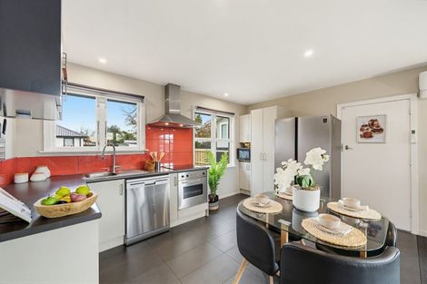 Photo of property in 1/397 Sawyers Arms Road, Harewood, Christchurch, 8051