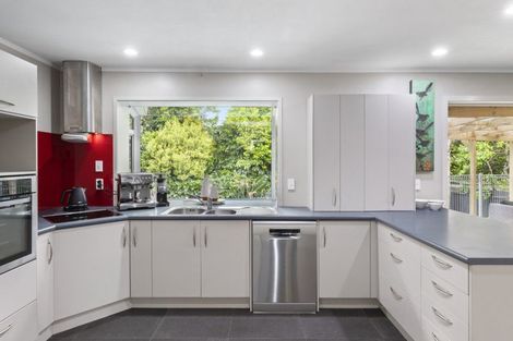 Photo of property in 4 Coulthard Terrace, Opaheke, Papakura, 2113