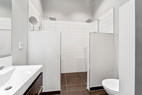 Photo of property in 19 Garmons Way, Castor Bay, Auckland, 0620