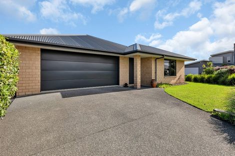 Photo of property in 26 Key West Drive, One Tree Point, 0118