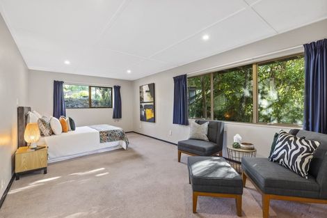 Photo of property in 5 Miromiro Road, Normandale, Lower Hutt, 5010