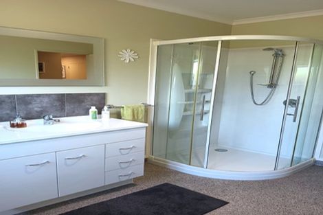 Photo of property in 505 Richmond Road, Lepperton, New Plymouth, 4373