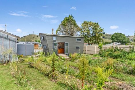 Photo of property in 15 Kipling Road, Te Karaka, 4022