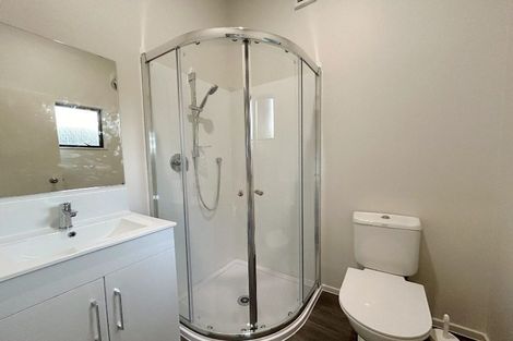 Photo of property in 12 Springwater Vale, Unsworth Heights, Auckland, 0632