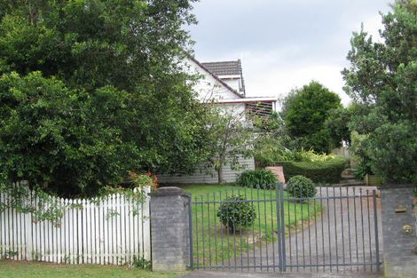 Photo of property in 20 Madigan Place, Glendene, Auckland, 0602